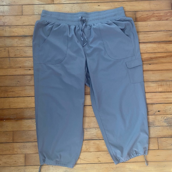 RBX Women's Prime Anywhere Cargo Capris Driftwood - Picture 1 of 6